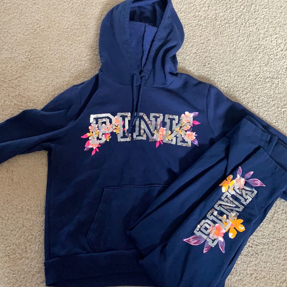 PINK sweatshirt and leggings